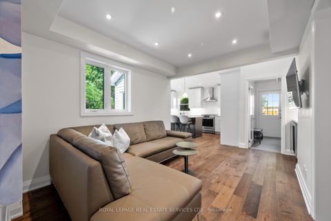 Photo 11 at 70 Chestnut Hills Parkway, Humber Valley, Toronto
