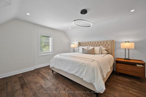 Photo 19 at 70 Chestnut Hills Parkway, Humber Valley, Toronto