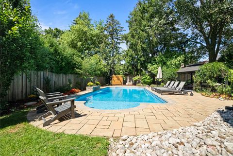 Photo 41 at 70 Chestnut Hills Parkway, Humber Valley, Toronto