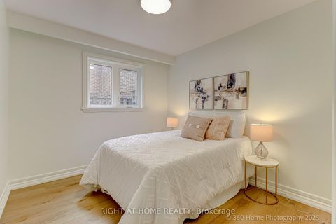 Photo 11 at 44 Beamsville Drive, Steeles, Toronto