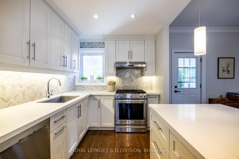 Photo 11 at 1049 Mount Pleasant Road, Mount Pleasant East, Toronto