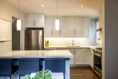 Photo 12 at 1049 Mount Pleasant Road, Mount Pleasant East, Toronto