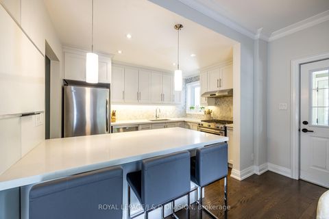 Photo 13 at 1049 Mount Pleasant Road, Mount Pleasant East, Toronto