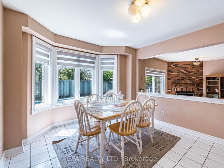 Photo 4 at 5580 Middlebury Drive, Central Erin Mills, Mississauga