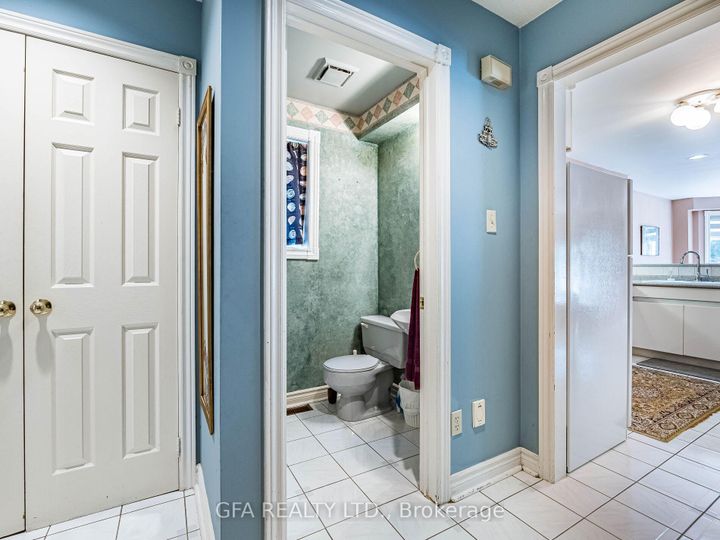 Photo 7 at 5580 Middlebury Drive, Central Erin Mills, Mississauga