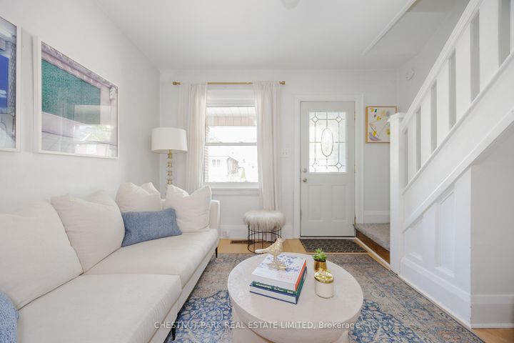 Photo 2 at 154 Cedric Avenue, Oakwood Village, Toronto