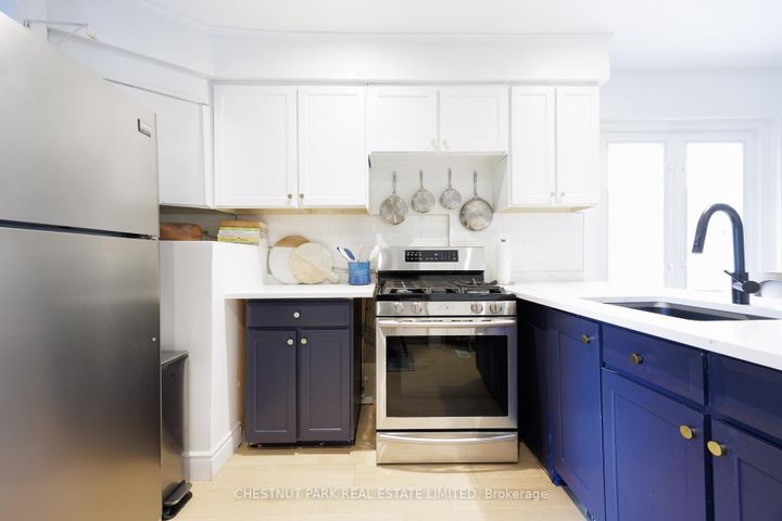 Photo 6 at 154 Cedric Avenue, Oakwood Village, Toronto