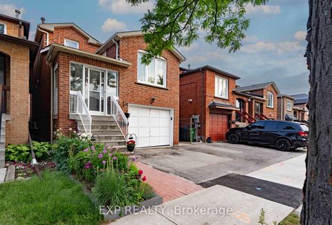 Photo 3 at 59 Festival Drive, Branson, Toronto Photo 3 at 59 Festival Drive, Branson, Toronto