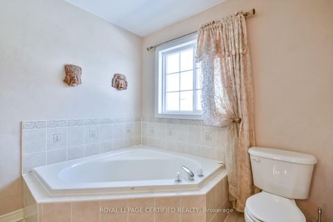 Photo 35 at 79 Sovereign's Gate, Shore, Barrie Photo 35 at 79 Sovereign's Gate, Shore, Barrie