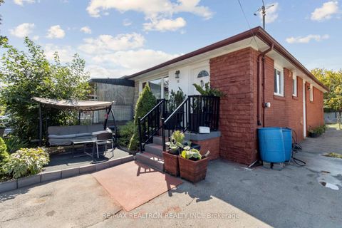 Photo 2 at 76 Ruthmar Crescent, Black Creek, Toronto