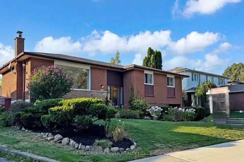 Photo 3 at 16 Haviland Drive, Centennial Scarborough, Toronto