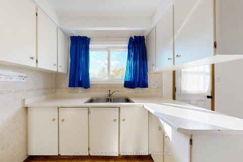 Photo 13 at 16 Haviland Drive, Centennial Scarborough, Toronto