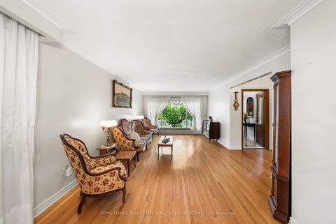 Photo 2 at 105 Bickerton Crescent, Pleasant View, Toronto