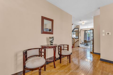 Photo 7 at 6 Renoir Drive, Patterson, Vaughan