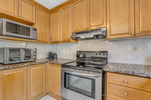 Photo 14 at 6 Renoir Drive, Patterson, Vaughan