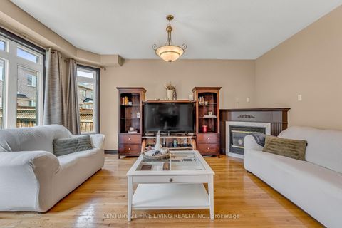 Photo 15 at 6 Renoir Drive, Patterson, Vaughan