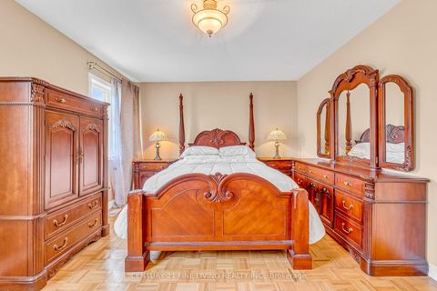 Photo 19 at 6 Renoir Drive, Patterson, Vaughan