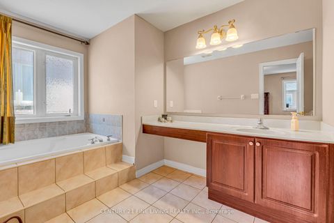 Photo 20 at 6 Renoir Drive, Patterson, Vaughan