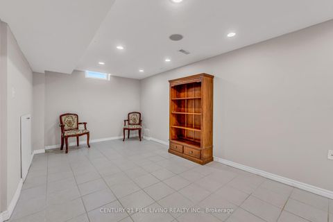Photo 27 at 6 Renoir Drive, Patterson, Vaughan