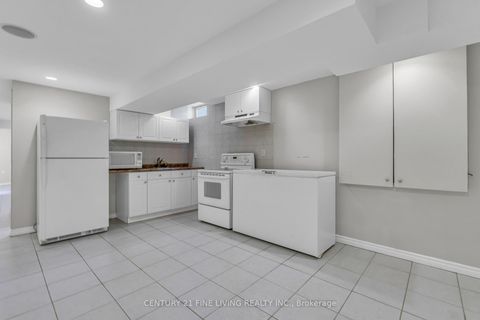 Photo 29 at 6 Renoir Drive, Patterson, Vaughan