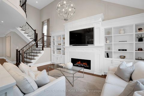 Photo 9 at 151 Glenside Drive, Maple, Vaughan