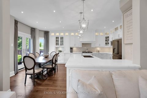 Photo 13 at 151 Glenside Drive, Maple, Vaughan