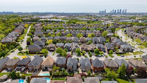 Photo 46 at 151 Glenside Drive, Maple, Vaughan