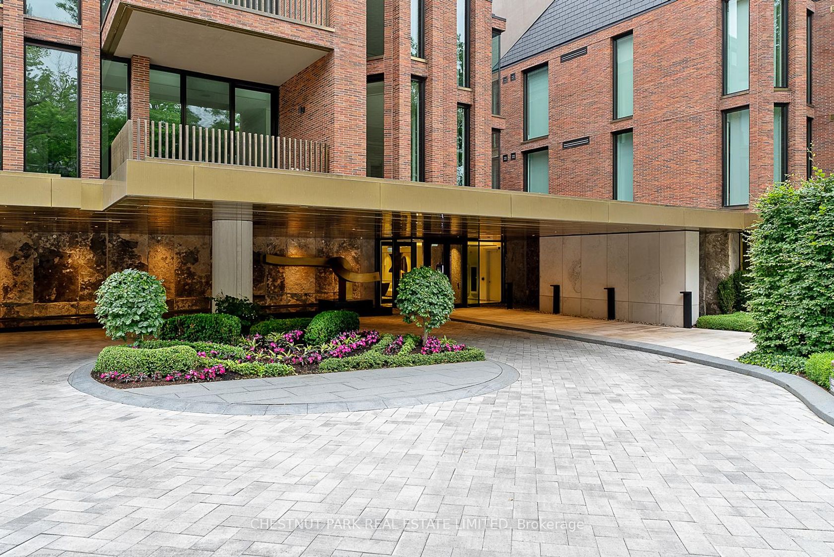 106 - 7 Dale Avenue, Moore Park, Toronto by Loree Meneguzzi Real Estate 106 - 7 Dale Avenue, Moore Park, Toronto