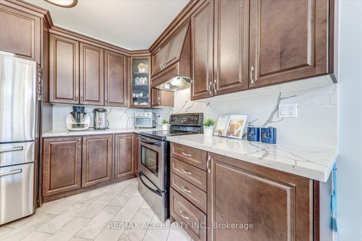 Photo 17 at 138 Riverwalk Drive, Box Grove, Markham