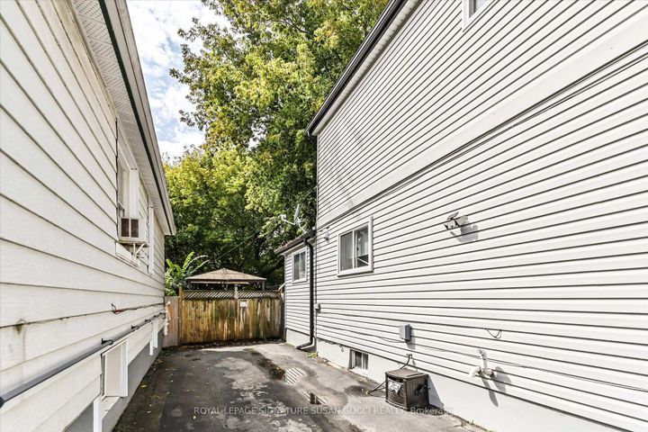 Photo 33 at 94 Meighen Avenue, Parkview, Toronto