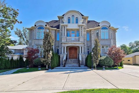 Photo 1 at 21 Boyle Drive, South Richvale, Richmond Hill