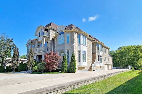 Photo 3 at 21 Boyle Drive, South Richvale, Richmond Hill