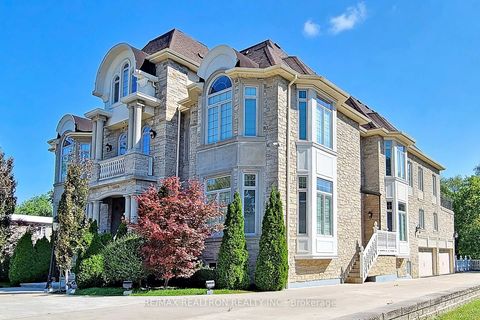 Photo 4 at 21 Boyle Drive, South Richvale, Richmond Hill