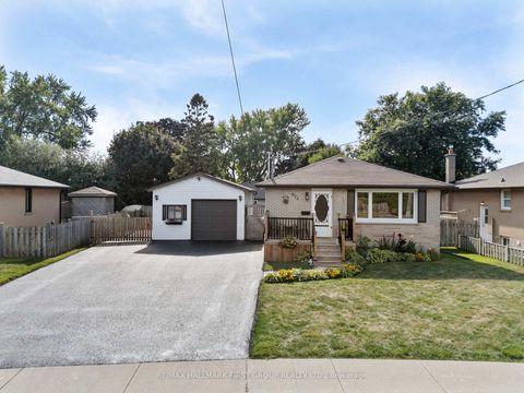 Photo 4 at 924 McCullough Drive, Downtown Whitby, Whitby