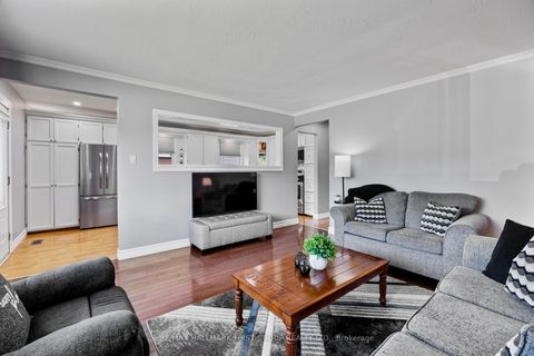Photo 10 at 924 McCullough Drive, Downtown Whitby, Whitby