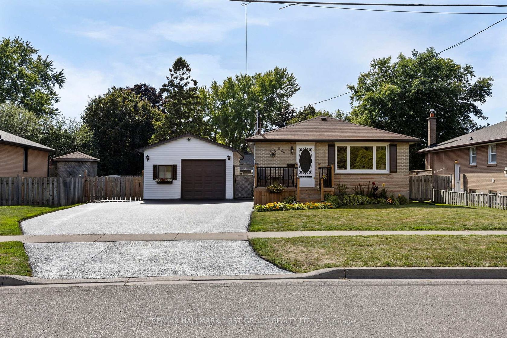 924 McCullough Drive, Downtown Whitby, Whitby 