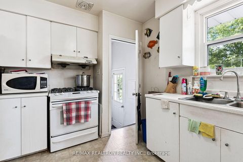 Photo 6 at 4423 Lawrence Avenue E, West Hill, Toronto