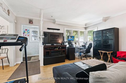 Photo 8 at 4423 Lawrence Avenue E, West Hill, Toronto