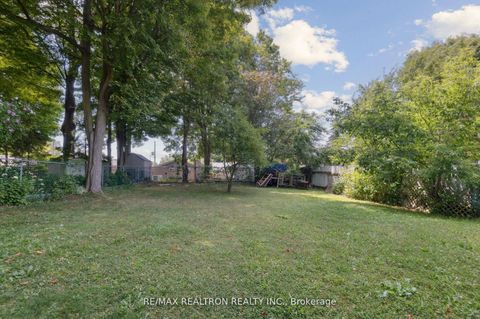Photo 22 at 4423 Lawrence Avenue E, West Hill, Toronto