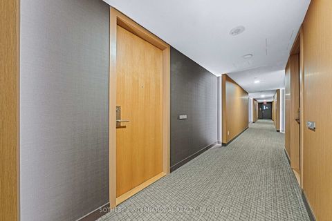 Photo 3 at 212 - 629 King Street W, Waterfront Communities C1, Toronto