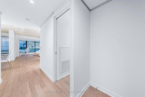 Photo 6 at 212 - 629 King Street W, Waterfront Communities C1, Toronto