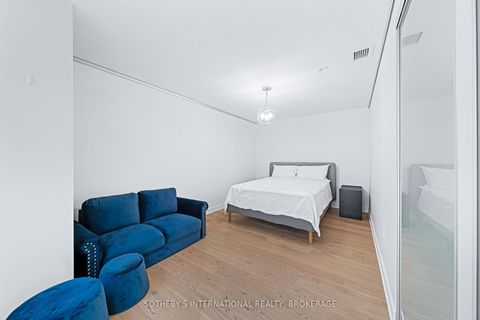 Photo 10 at 212 - 629 King Street W, Waterfront Communities C1, Toronto