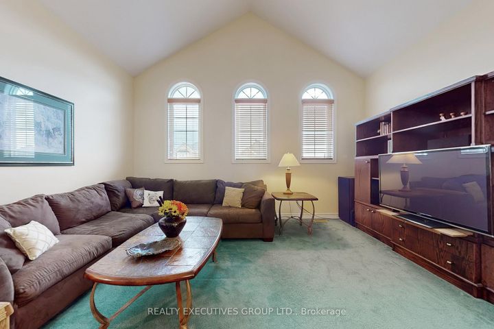 Photo 19 at 32 Shadow Falls Drive, Jefferson, Richmond Hill