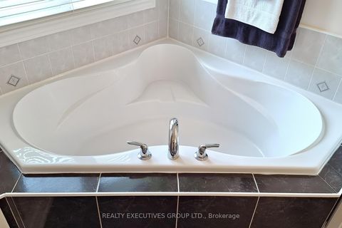 Photo 28 at 32 Shadow Falls Drive, Jefferson, Richmond Hill