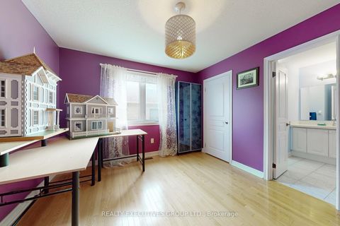 Photo 31 at 32 Shadow Falls Drive, Jefferson, Richmond Hill