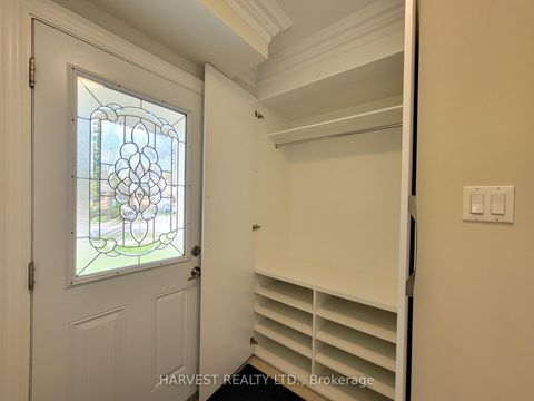 Photo 3 at 33 Oakhaven Drive, Milliken, Toronto