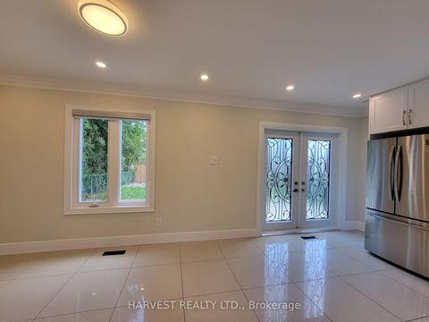 Photo 7 at 33 Oakhaven Drive, Milliken, Toronto