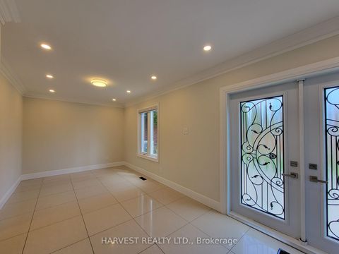Photo 8 at 33 Oakhaven Drive, Milliken, Toronto