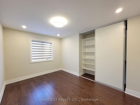 Photo 10 at 33 Oakhaven Drive, Milliken, Toronto
