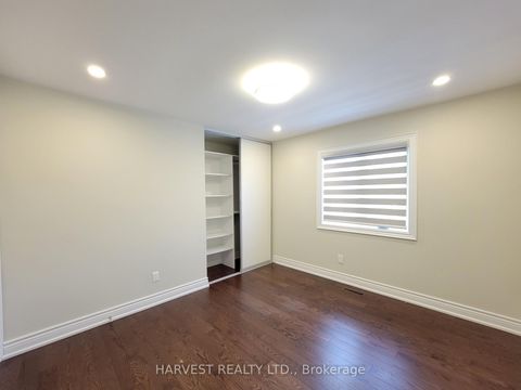 Photo 11 at 33 Oakhaven Drive, Milliken, Toronto